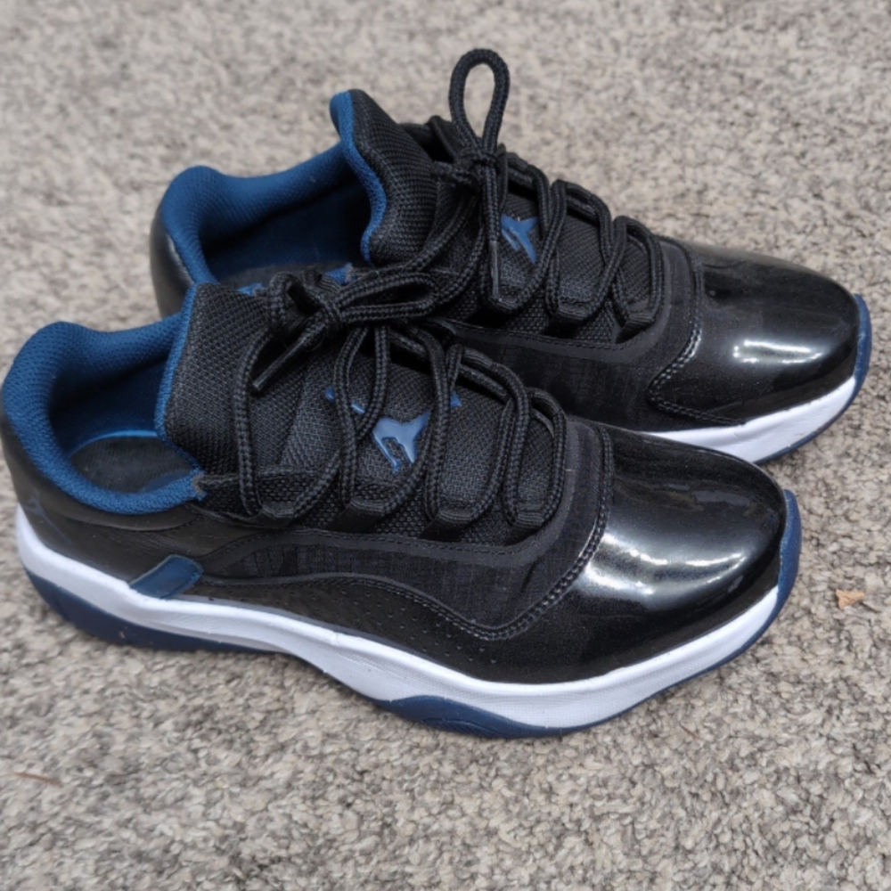 Nike Jordan 11 CMFT Low Shoes Size 7.5
